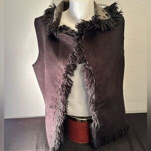 County Clothing Company Medium Faux Suede/Fur Vest /Black
